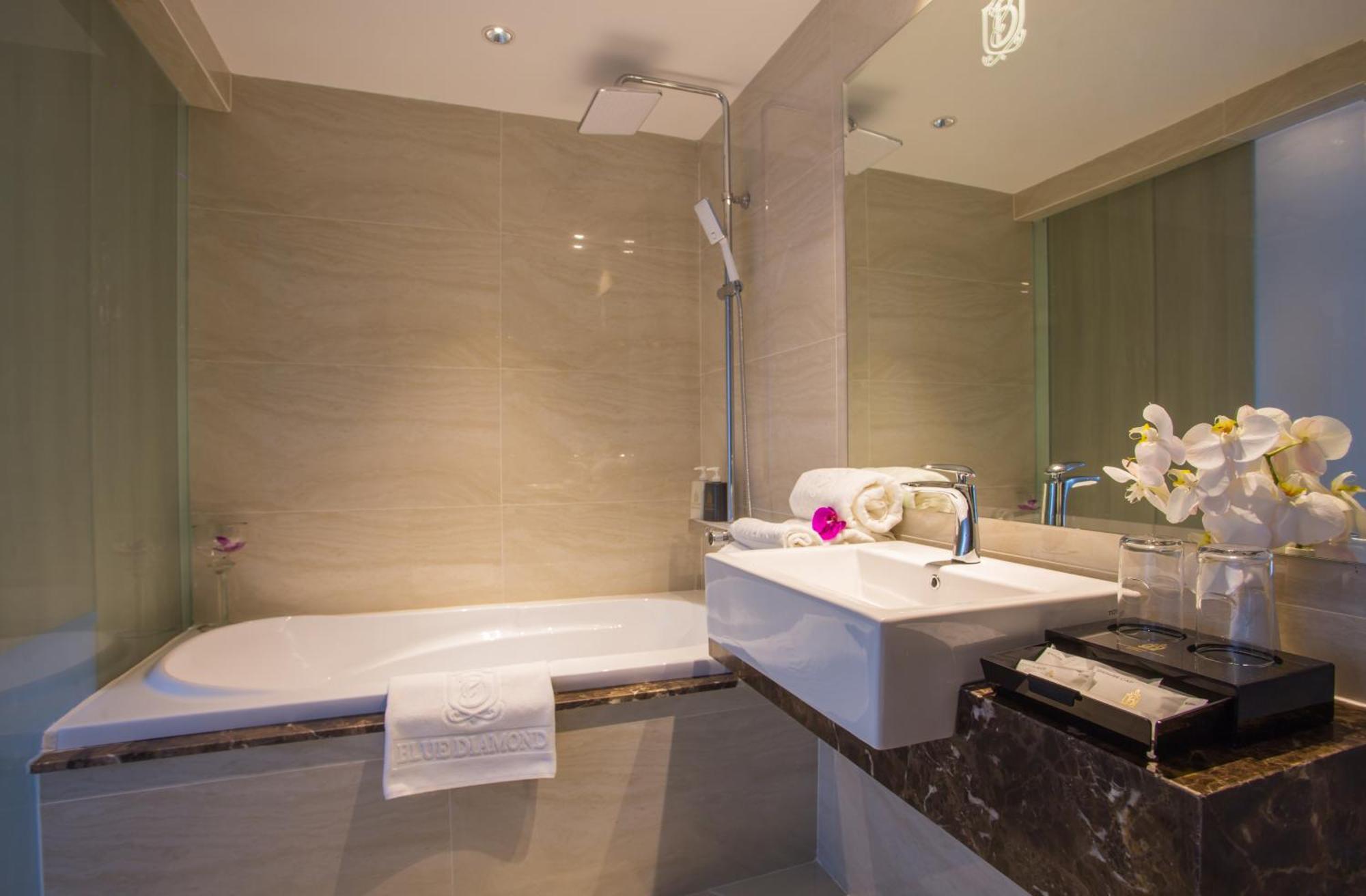 Nicecy Suite Hotel & Spa Ho Chi Minh City Exterior photo